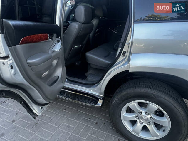 Серый Тойота Ленд Крузер Прадо, объемом двигателя 3.96 л и пробегом 200 тыс. км за 15900 $, фото 7 на Automoto.ua