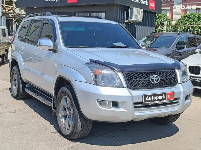 Серый Тойота Ленд Крузер Прадо, объемом двигателя 4 л и пробегом 320 тыс. км за 16490 $, фото 4 на Automoto.ua