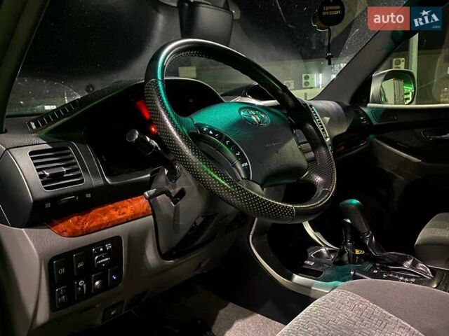 Сірий Тойота Ленд Крузер Прадо, об'ємом двигуна 4 л та пробігом 299 тис. км за 13500 $, фото 23 на Automoto.ua