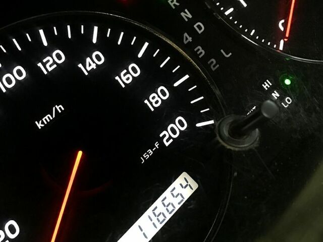 Серый Тойота Ленд Крузер Прадо, объемом двигателя 4 л и пробегом 116 тыс. км за 24000 $, фото 3 на Automoto.ua