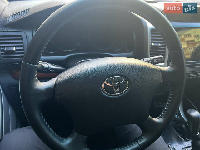 Серый Тойота Ленд Крузер Прадо, объемом двигателя 3.96 л и пробегом 200 тыс. км за 15900 $, фото 11 на Automoto.ua