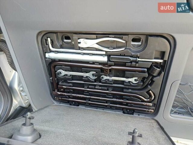 Серый Тойота Ленд Крузер Прадо, объемом двигателя 4 л и пробегом 218 тыс. км за 18000 $, фото 59 на Automoto.ua