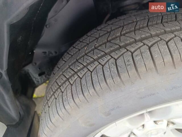 Серый Тойота Ленд Крузер Прадо, объемом двигателя 4 л и пробегом 218 тыс. км за 18000 $, фото 25 на Automoto.ua