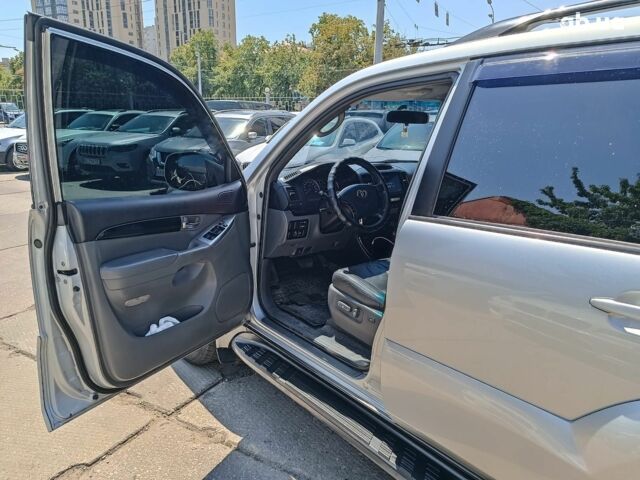 Серый Тойота Ленд Крузер Прадо, объемом двигателя 4 л и пробегом 320 тыс. км за 16490 $, фото 18 на Automoto.ua