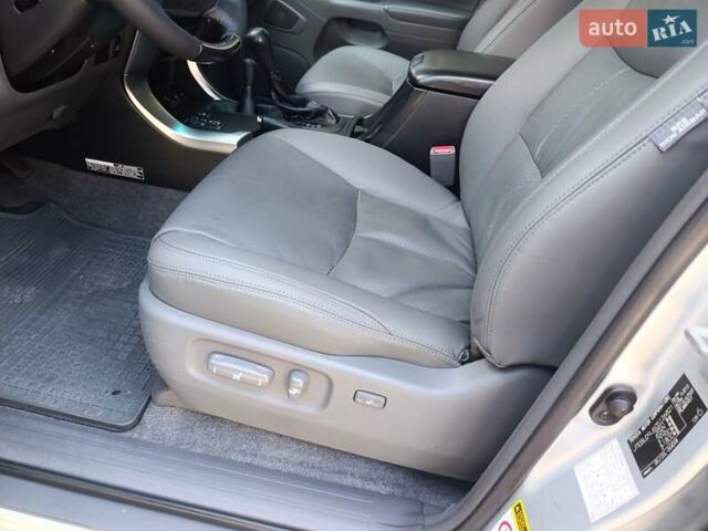 Серый Тойота Ленд Крузер Прадо, объемом двигателя 4 л и пробегом 218 тыс. км за 18000 $, фото 64 на Automoto.ua