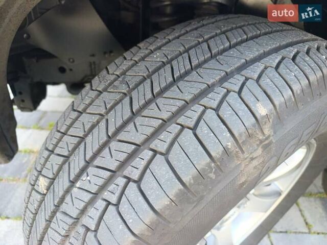 Серый Тойота Ленд Крузер Прадо, объемом двигателя 4 л и пробегом 218 тыс. км за 18000 $, фото 72 на Automoto.ua