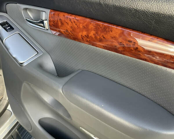 Серый Тойота Ленд Крузер Прадо, объемом двигателя 4 л и пробегом 298 тыс. км за 16500 $, фото 21 на Automoto.ua