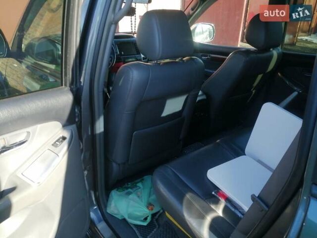 Серый Тойота Ленд Крузер Прадо, объемом двигателя 4 л и пробегом 245 тыс. км за 17000 $, фото 4 на Automoto.ua