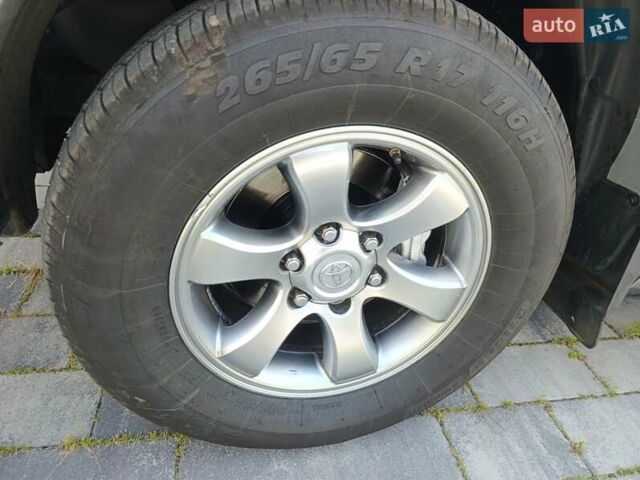 Серый Тойота Ленд Крузер Прадо, объемом двигателя 4 л и пробегом 218 тыс. км за 18000 $, фото 22 на Automoto.ua