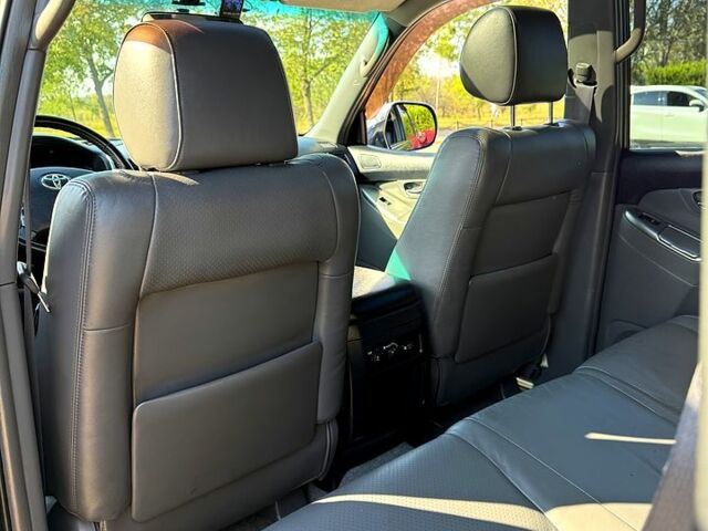 Серый Тойота Ленд Крузер Прадо, объемом двигателя 4 л и пробегом 229 тыс. км за 17400 $, фото 5 на Automoto.ua