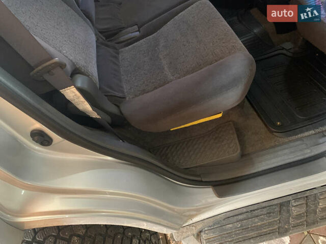 Сірий Тойота Ленд Крузер Прадо, об'ємом двигуна 3.96 л та пробігом 177 тис. км за 18500 $, фото 35 на Automoto.ua