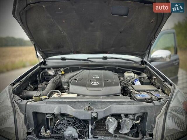 Серый Тойота Ленд Крузер Прадо, объемом двигателя 4 л и пробегом 245 тыс. км за 17000 $, фото 12 на Automoto.ua