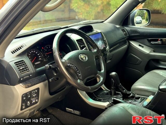 Серый Тойота Ленд Крузер Прадо, объемом двигателя 4 л и пробегом 195 тыс. км за 15800 $, фото 5 на Automoto.ua