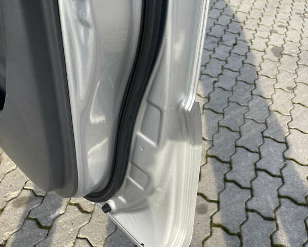 Серый Тойота Ленд Крузер Прадо, объемом двигателя 4 л и пробегом 298 тыс. км за 16500 $, фото 3 на Automoto.ua