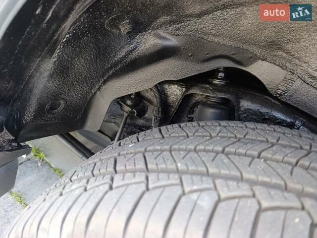 Серый Тойота Ленд Крузер Прадо, объемом двигателя 4 л и пробегом 218 тыс. км за 18000 $, фото 30 на Automoto.ua