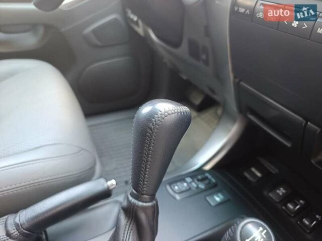 Серый Тойота Ленд Крузер Прадо, объемом двигателя 4 л и пробегом 218 тыс. км за 18000 $, фото 32 на Automoto.ua