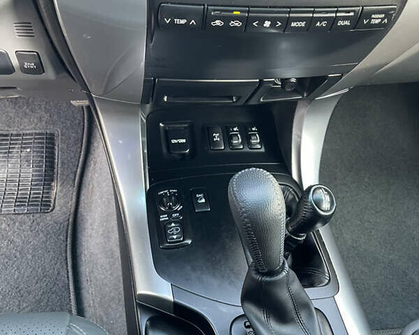 Серый Тойота Ленд Крузер Прадо, объемом двигателя 4 л и пробегом 298 тыс. км за 16500 $, фото 8 на Automoto.ua