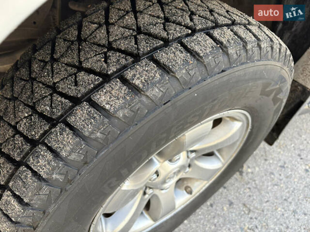 Серый Тойота Ленд Крузер Прадо, объемом двигателя 3.96 л и пробегом 270 тыс. км за 16800 $, фото 11 на Automoto.ua