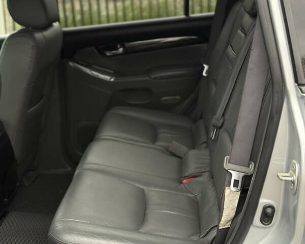 Серый Тойота Ленд Крузер Прадо, объемом двигателя 4 л и пробегом 330 тыс. км за 13350 $, фото 28 на Automoto.ua