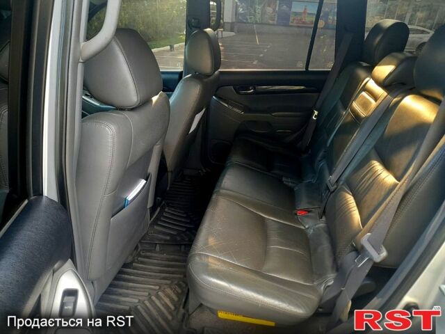 Сірий Тойота Ленд Крузер Прадо, об'ємом двигуна 4 л та пробігом 275 тис. км за 16500 $, фото 4 на Automoto.ua