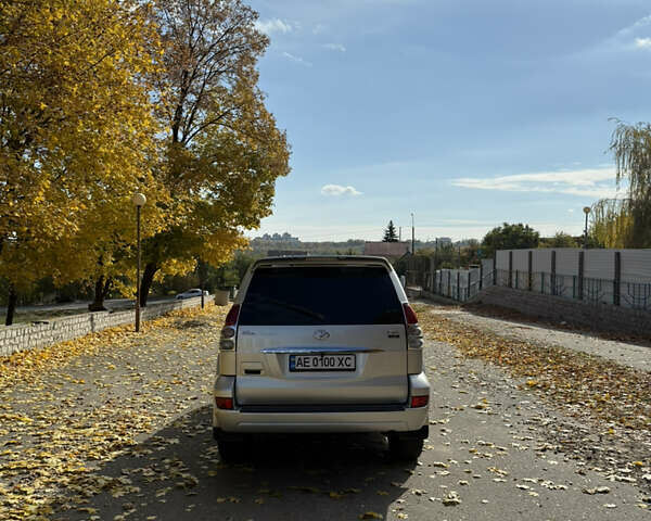 Сірий Тойота Ленд Крузер Прадо, об'ємом двигуна 2.69 л та пробігом 242 тис. км за 14800 $, фото 4 на Automoto.ua