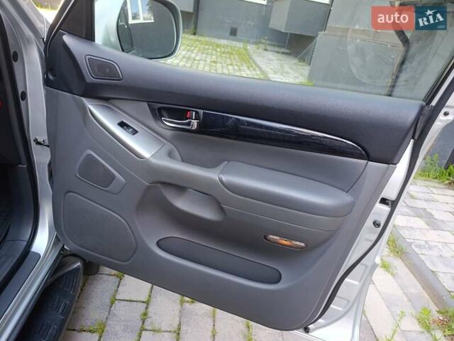 Серый Тойота Ленд Крузер Прадо, объемом двигателя 4 л и пробегом 218 тыс. км за 18000 $, фото 37 на Automoto.ua