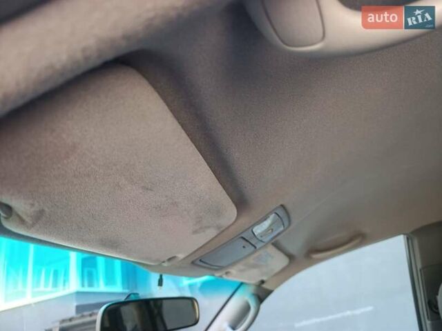Серый Тойота Ленд Крузер Прадо, объемом двигателя 4 л и пробегом 218 тыс. км за 18000 $, фото 71 на Automoto.ua