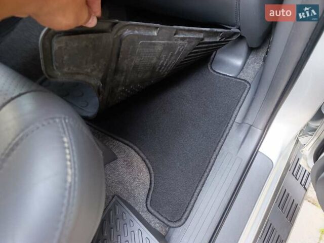 Серый Тойота Ленд Крузер Прадо, объемом двигателя 4 л и пробегом 218 тыс. км за 18000 $, фото 49 на Automoto.ua