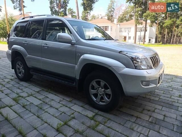 Серый Тойота Ленд Крузер Прадо, объемом двигателя 4 л и пробегом 218 тыс. км за 18000 $, фото 3 на Automoto.ua