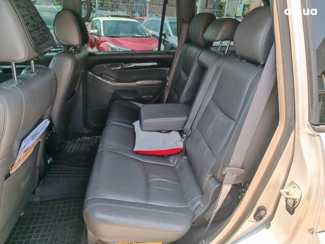Серый Тойота Ленд Крузер Прадо, объемом двигателя 4 л и пробегом 320 тыс. км за 16490 $, фото 13 на Automoto.ua