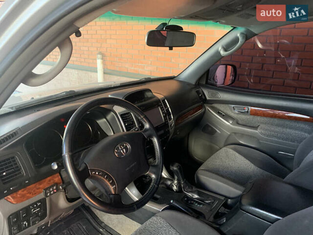 Сірий Тойота Ленд Крузер Прадо, об'ємом двигуна 3.96 л та пробігом 177 тис. км за 18500 $, фото 24 на Automoto.ua