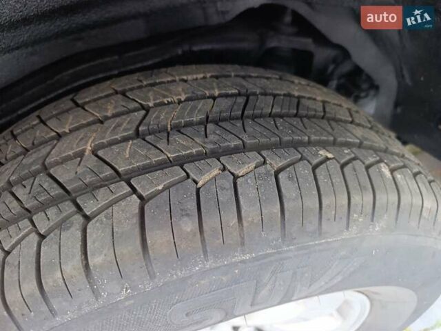 Серый Тойота Ленд Крузер Прадо, объемом двигателя 4 л и пробегом 218 тыс. км за 18000 $, фото 21 на Automoto.ua