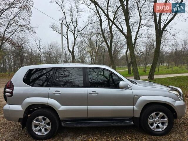 Серый Тойота Ленд Крузер Прадо, объемом двигателя 0 л и пробегом 220 тыс. км за 14500 $, фото 18 на Automoto.ua