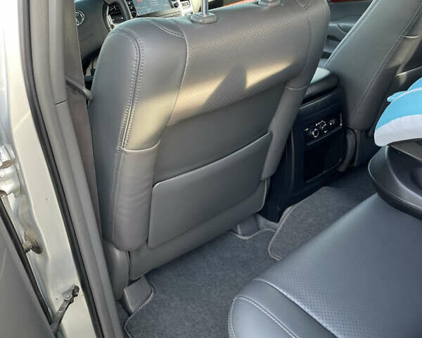 Серый Тойота Ленд Крузер Прадо, объемом двигателя 4 л и пробегом 298 тыс. км за 16500 $, фото 14 на Automoto.ua