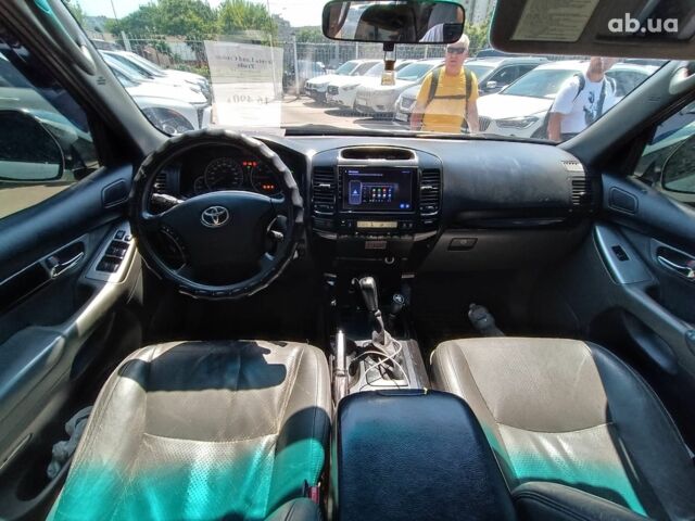 Серый Тойота Ленд Крузер Прадо, объемом двигателя 4 л и пробегом 320 тыс. км за 16490 $, фото 15 на Automoto.ua