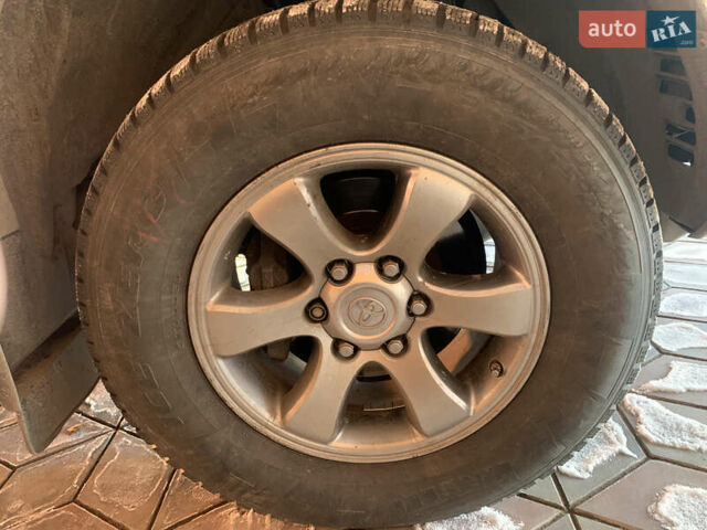 Сірий Тойота Ленд Крузер Прадо, об'ємом двигуна 3.96 л та пробігом 177 тис. км за 18500 $, фото 39 на Automoto.ua