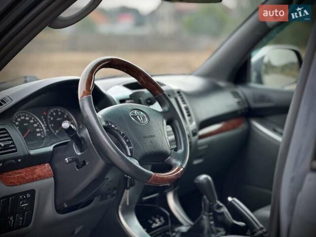 Серый Тойота Ленд Крузер Прадо, объемом двигателя 4 л и пробегом 245 тыс. км за 17000 $, фото 19 на Automoto.ua