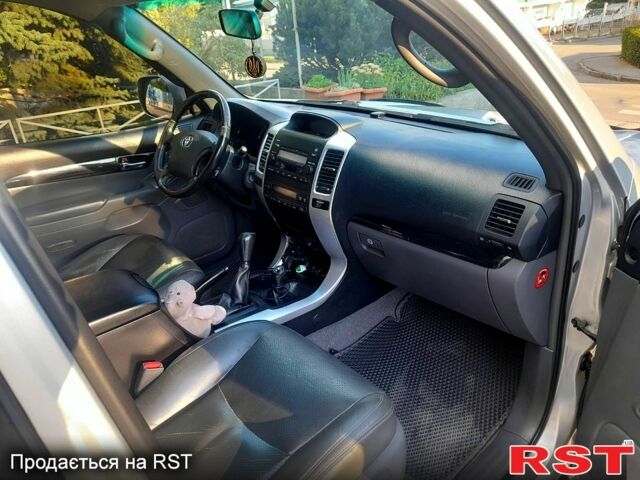 Сірий Тойота Ленд Крузер Прадо, об'ємом двигуна 4 л та пробігом 275 тис. км за 16500 $, фото 3 на Automoto.ua