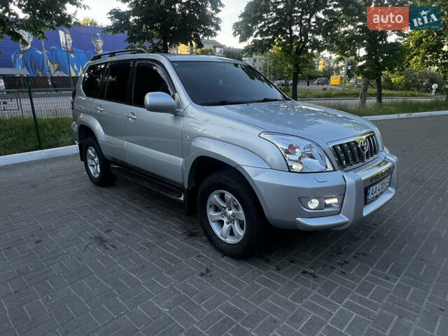 Серый Тойота Ленд Крузер Прадо, объемом двигателя 3.96 л и пробегом 200 тыс. км за 15900 $, фото 1 на Automoto.ua