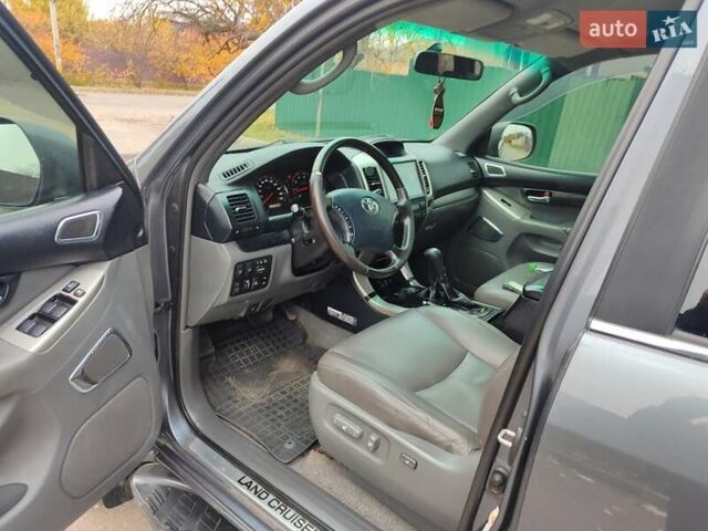 Серый Тойота Ленд Крузер Прадо, объемом двигателя 3.96 л и пробегом 430 тыс. км за 14500 $, фото 2 на Automoto.ua