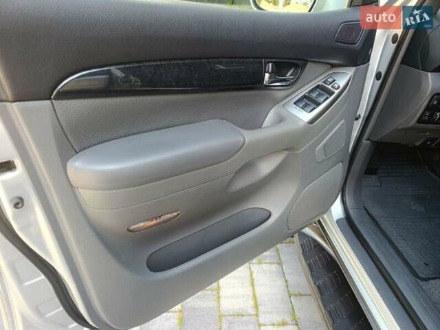 Серый Тойота Ленд Крузер Прадо, объемом двигателя 4 л и пробегом 218 тыс. км за 18000 $, фото 63 на Automoto.ua