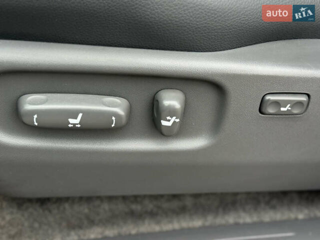 Серый Тойота Ленд Крузер Прадо, объемом двигателя 4 л и пробегом 330 тыс. км за 13350 $, фото 32 на Automoto.ua