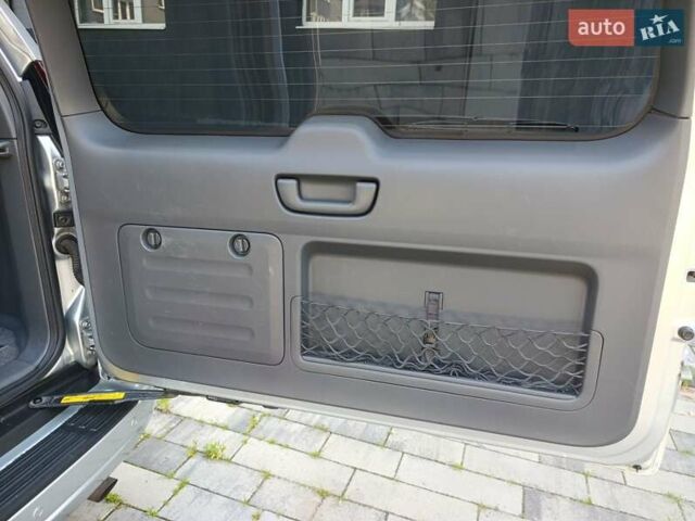 Серый Тойота Ленд Крузер Прадо, объемом двигателя 4 л и пробегом 218 тыс. км за 18000 $, фото 53 на Automoto.ua