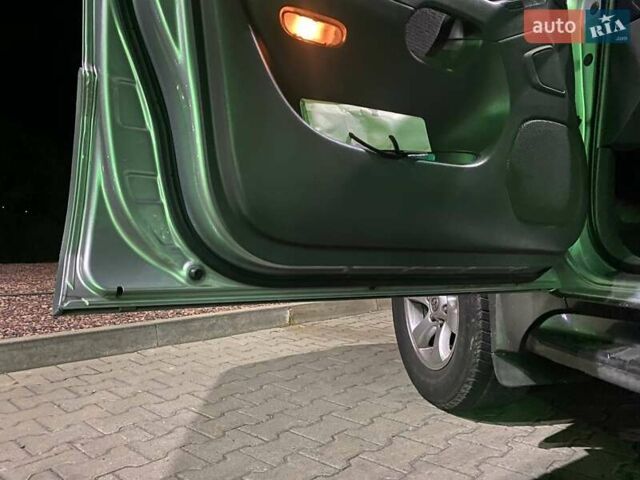 Сірий Тойота Ленд Крузер Прадо, об'ємом двигуна 4 л та пробігом 299 тис. км за 13500 $, фото 27 на Automoto.ua