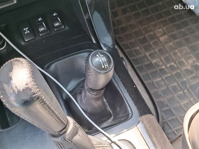Серый Тойота Ленд Крузер Прадо, объемом двигателя 4 л и пробегом 320 тыс. км за 16490 $, фото 28 на Automoto.ua