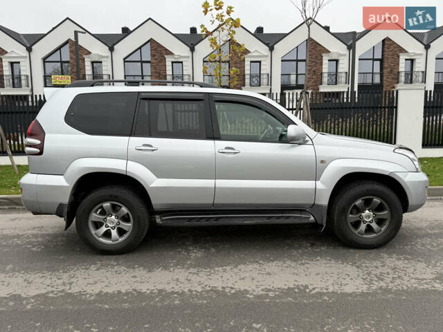 Серый Тойота Ленд Крузер Прадо, объемом двигателя 4 л и пробегом 330 тыс. км за 13350 $, фото 2 на Automoto.ua