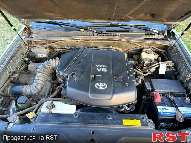 Сірий Тойота Ленд Крузер Прадо, об'ємом двигуна 4 л та пробігом 171 тис. км за 18000 $, фото 10 на Automoto.ua