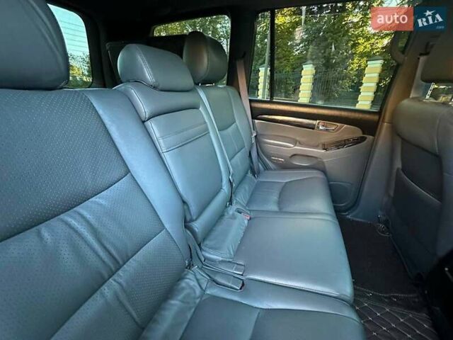 Серый Тойота Ленд Крузер Прадо, объемом двигателя 4 л и пробегом 250 тыс. км за 18200 $, фото 13 на Automoto.ua