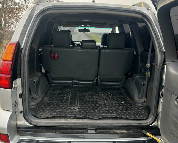 Сірий Тойота Ленд Крузер Прадо, об'ємом двигуна 3.96 л та пробігом 329 тис. км за 16000 $, фото 12 на Automoto.ua