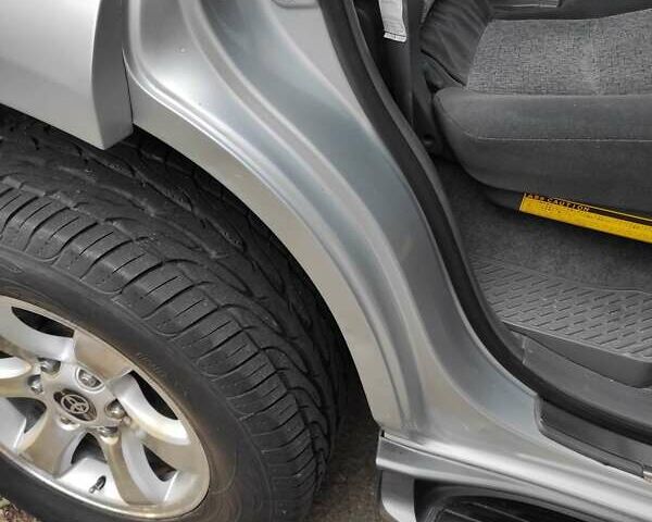 Серый Тойота Ленд Крузер Прадо, объемом двигателя 4 л и пробегом 120 тыс. км за 21800 $, фото 4 на Automoto.ua